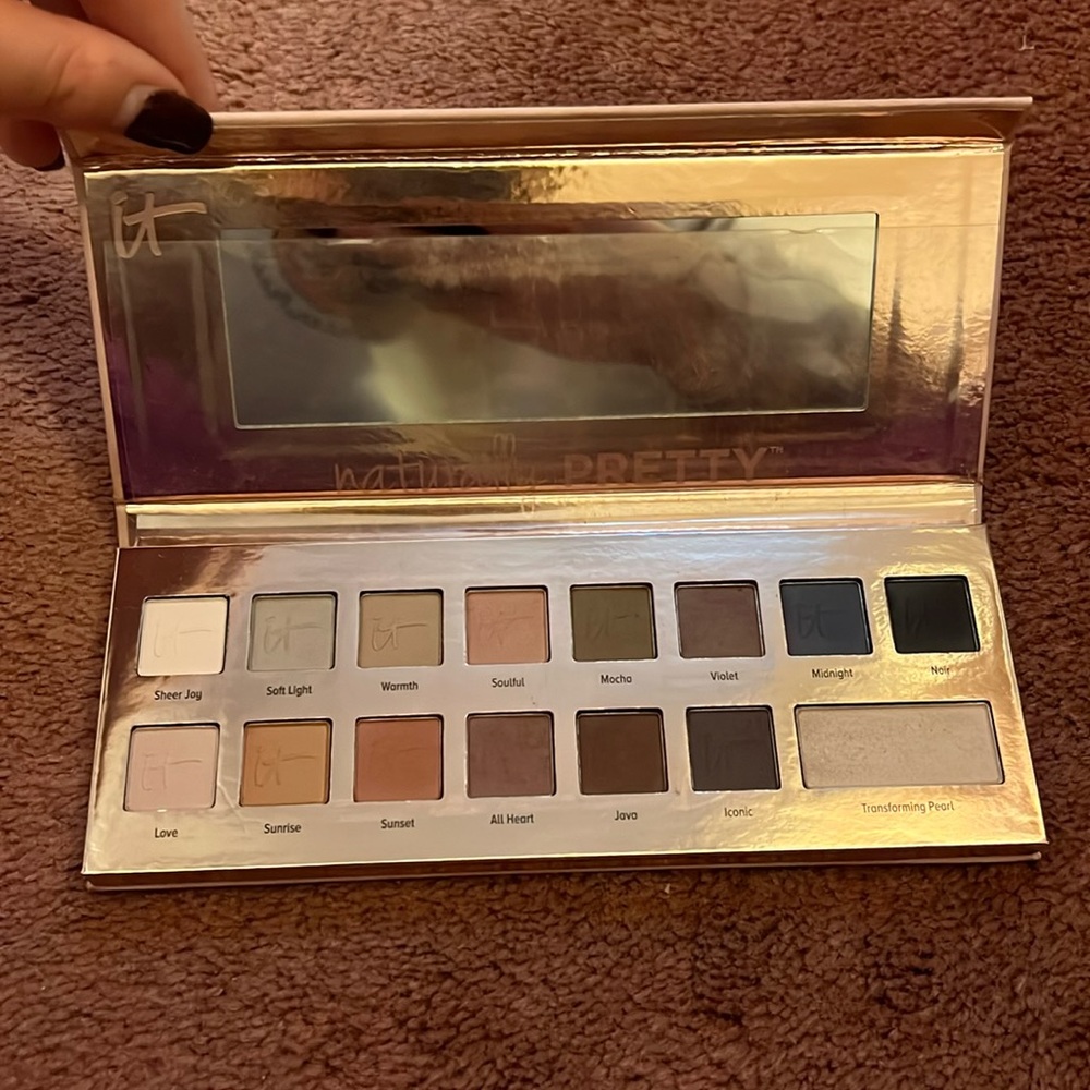 It Eye Shadow Pallet